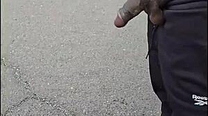 我在路边休息后舔她的逼同时她吸我的鸡巴