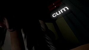 暗示性感的亚洲女孩吸吮和操你的鸡巴。她渴望你的精液洒满紧致动画。