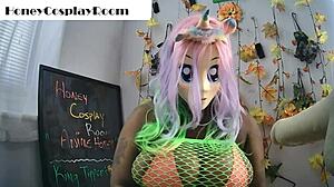 Sexdoll-Anime Honey Gamer in Japanese Hentai Cosplay with Big Boobies and Lesbian Action.