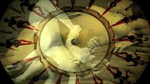 那些复古色情画作感觉如此永恒而迷人