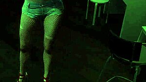 Girls Take Erotic Pictures in Fashion Business E3!