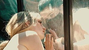 sexy charlie forde bölünmüş