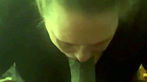 迷醉狂拜巨黑屌深喉吞精