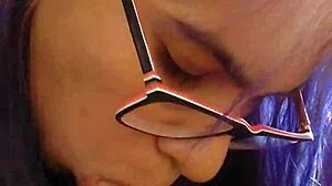 她嘴接精液全吞奶水