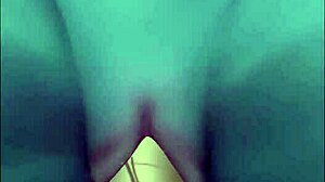 健美丰满的毛茸茸宝贝在POV循环中吞噬粗鸡巴