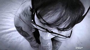 汉泰女孩在69式深喉中高潮，嘴里含鸡巴舔逼