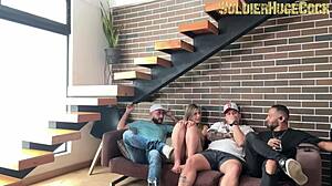 他邀请我看比赛