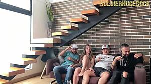 他邀请我看比赛