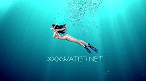 Minnie manga blows dildo underwater